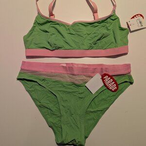 Parade NWT Women’s Small Bralette & Bikini Lingerie Set